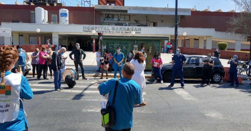Tras superar el millón de casos, profesionales y técnicos del Garrahan pararán 24 horas contra el 7% de aumento salarial
