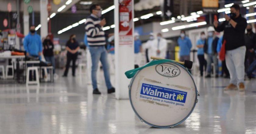 Empleados de Comercio hicieron asambleas en supermercados y amenazan con un paro si no les pagan un bono de 5 mil pesos