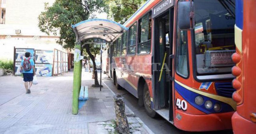 Crisis de transporte: Choferes tucumanos cobraron parte de los salarios y volvieron a trabajar, pero se profundiza el conflicto en la linea 145