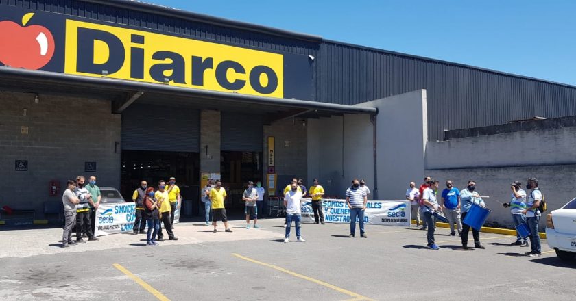 Bono Supermercadista: Trabajadores llevan el reclamo al Mayorista Diarco
