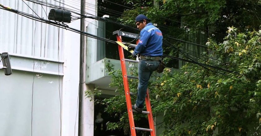 Murió en un accidente laboral un trabajador telefónico de una empresa tercerizada de Claro