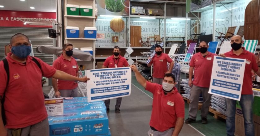 Las empresas definen si pagan el bono y Comercio ya se prepara para una inédita huelga en supermercados