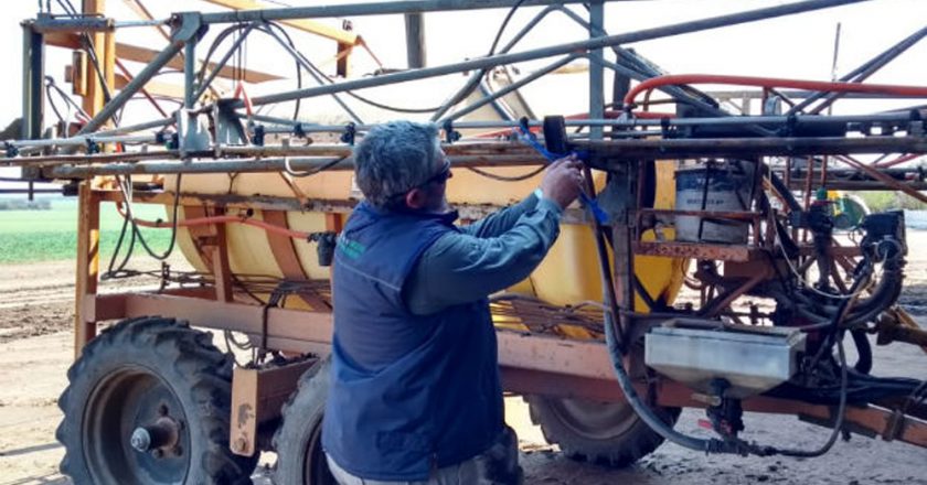 #Record Al compás de la suba del dólar, operadores de pulverizadoras fitosanitarios firman casi 60% en paritarias