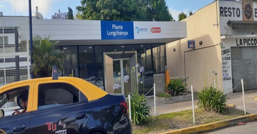 Trabajador despedido durante la prohibición en Danone – Longchamps se encadenó en la planta