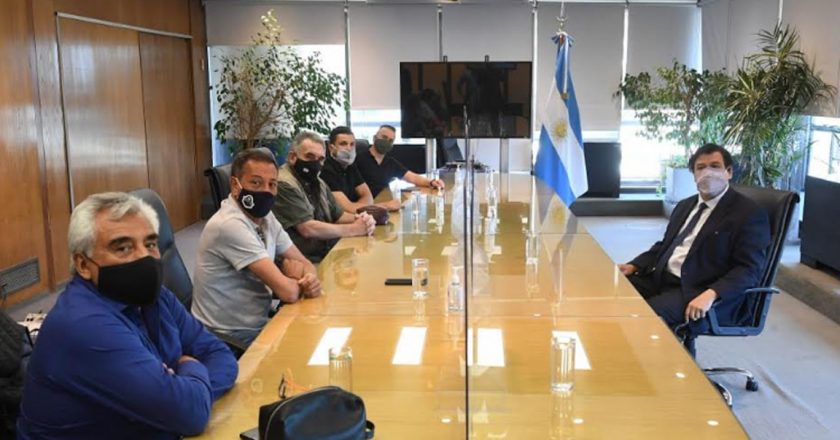 Los gremios del transporte le advirtieron a Moroni que no aceptarán cambios en los convenios colectivos