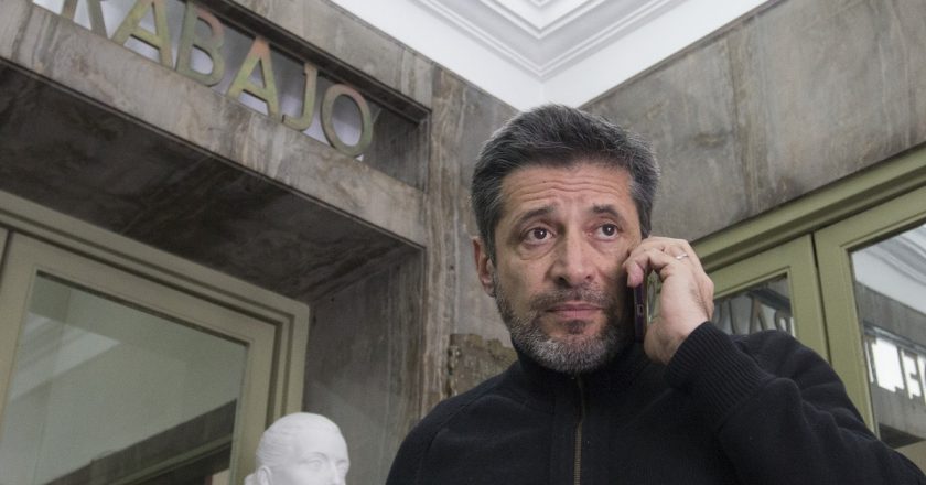 Periodistas acusan a Santa María de pagar salarios por debajo del Salario Mínimo Vital y Móvil