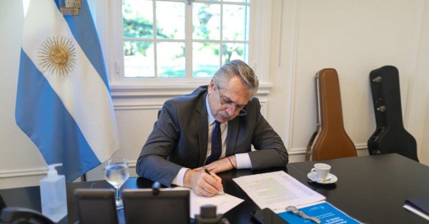 Prorrogarán por 60 días la prohibición de despedir trabajadores sin justa causa