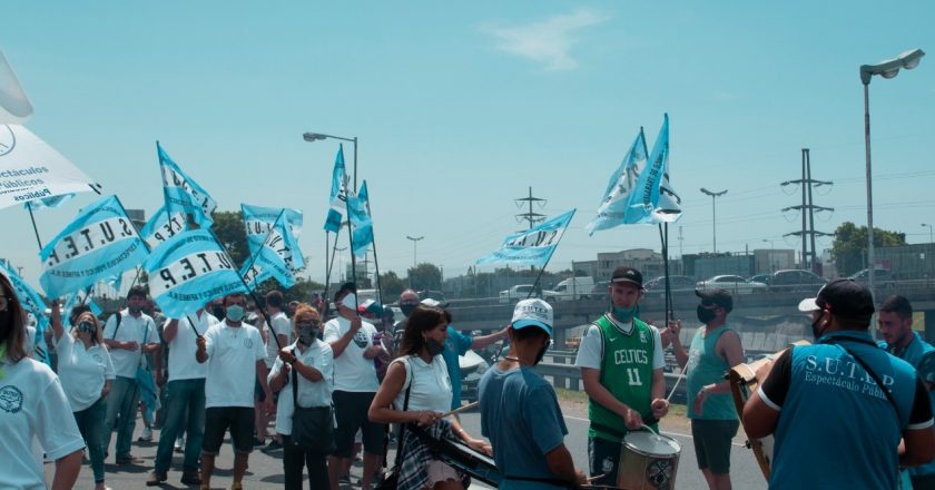 «La empresa le avisó por mail a los trabajadores del cierre. Somos mas de 500 familias»