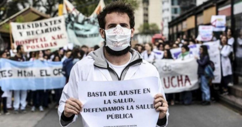 Trabajadores de hospitales porteños paran mañana en rechazo al aumento de 5 % en paritaria