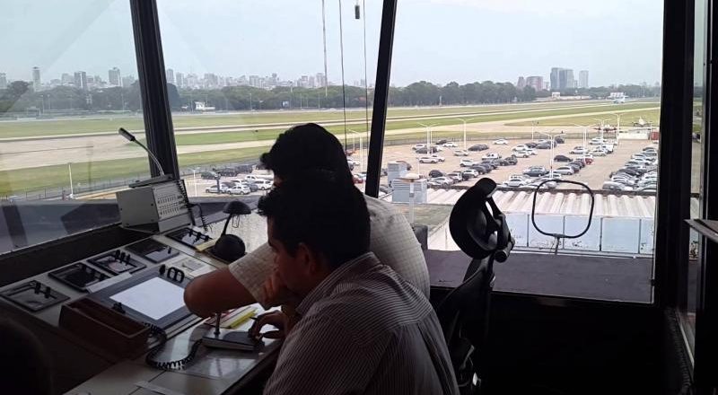 Controladores aéreos no llegan a acuerdo y anuncian el inicio de medidas de fuerza