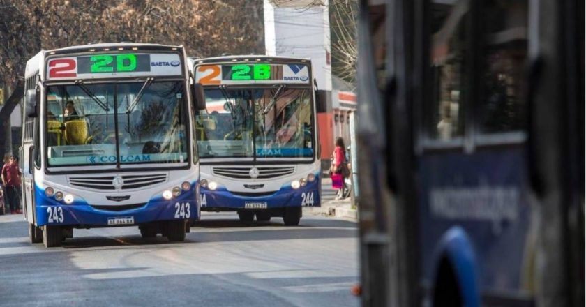 Fernández amenaza con paralizar los colectivos de todo el país si el Gobierno no entrega los subsidios