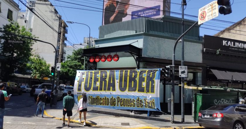 Los taxistas le volvieron a pedir a Larreta que cumpla el fallo que prohíbe a Uber y amenazan con paralizar la Ciudad