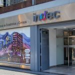 Según el INDEC, en abril los salarios subieron 3,7% y superaron por primera vez en siete meses la inflación del 2,6% del mes