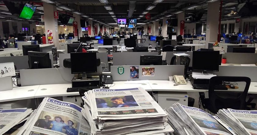 Periodistas paralizan por 24 horas las principales redacciones de los medios nacionales