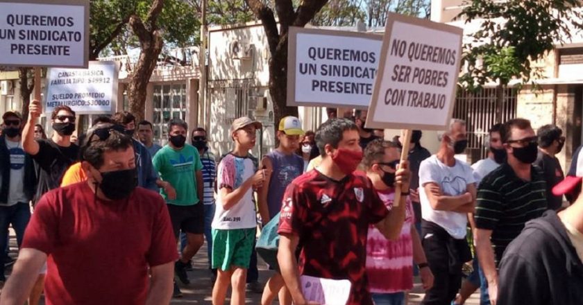 Rebelión en las bases santafecinas de la UOM por el acuerdo salarial que firmó Caló